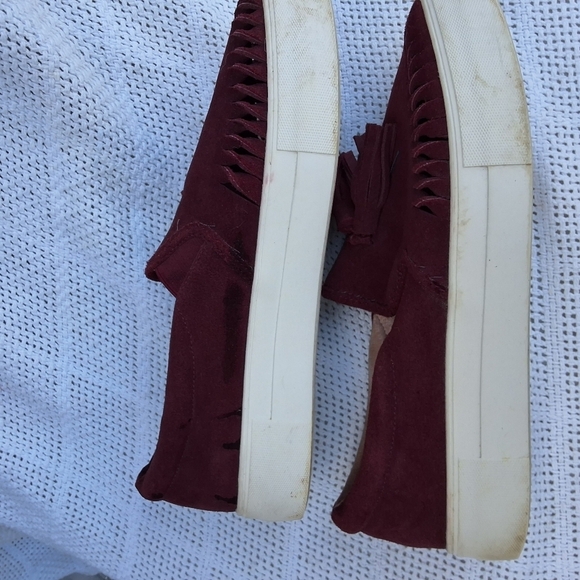 J.J. Slides Wine Suede Tassel Slip On Sneakers Womens Size 10 Boho Fringe - Picture 6 of 10